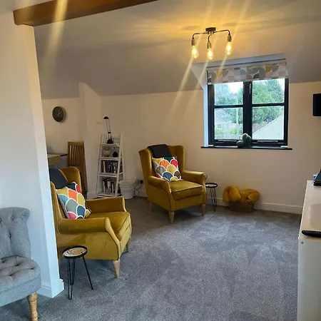 Oaklodge House *