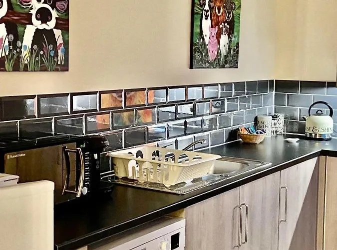 Oaklodge House بيت للعطل