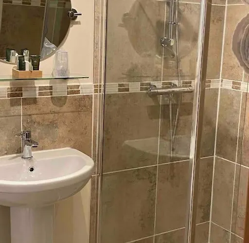 Oaklodge House بيت للعطل *