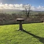 Oaklodge House