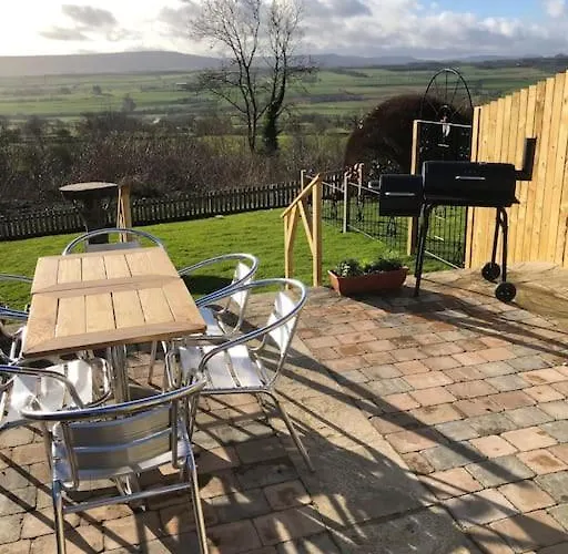 Oaklodge House Holiday home *