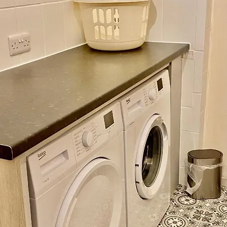 Oaklodge House 펜션 *